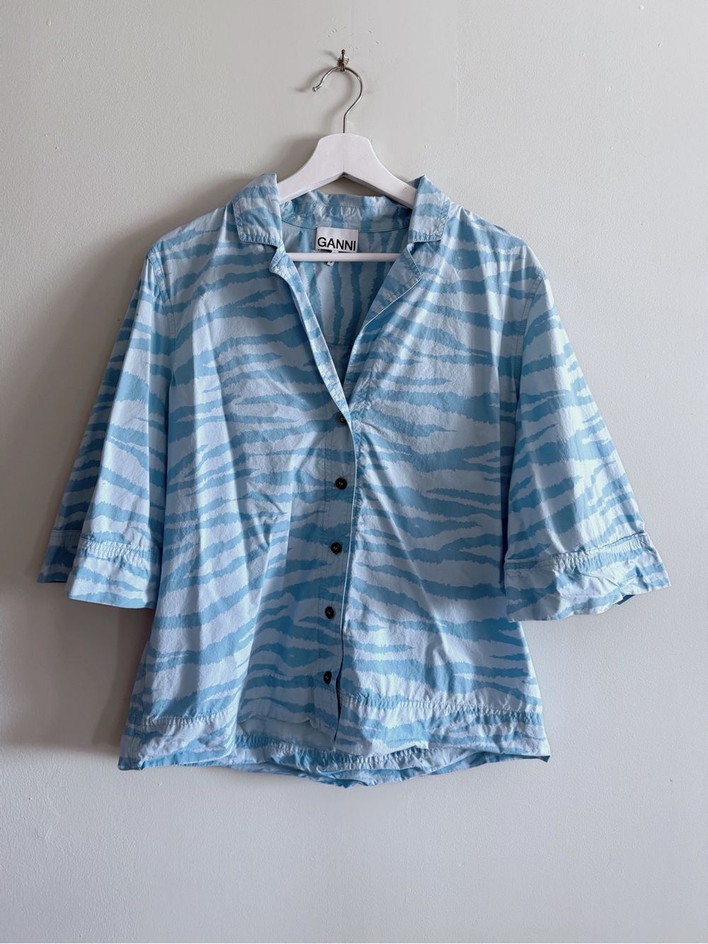 GANNI Women's 40 US 8 Blue Zebra Print Cotton Blouse Ruffle Sleeve Indie Chic